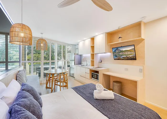 Landmark Resort Renovated Beach Apartment